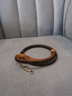 LOUIS VUITTON BAXTER LEASH Brown Monogram Leather Leash with Gold Hardware